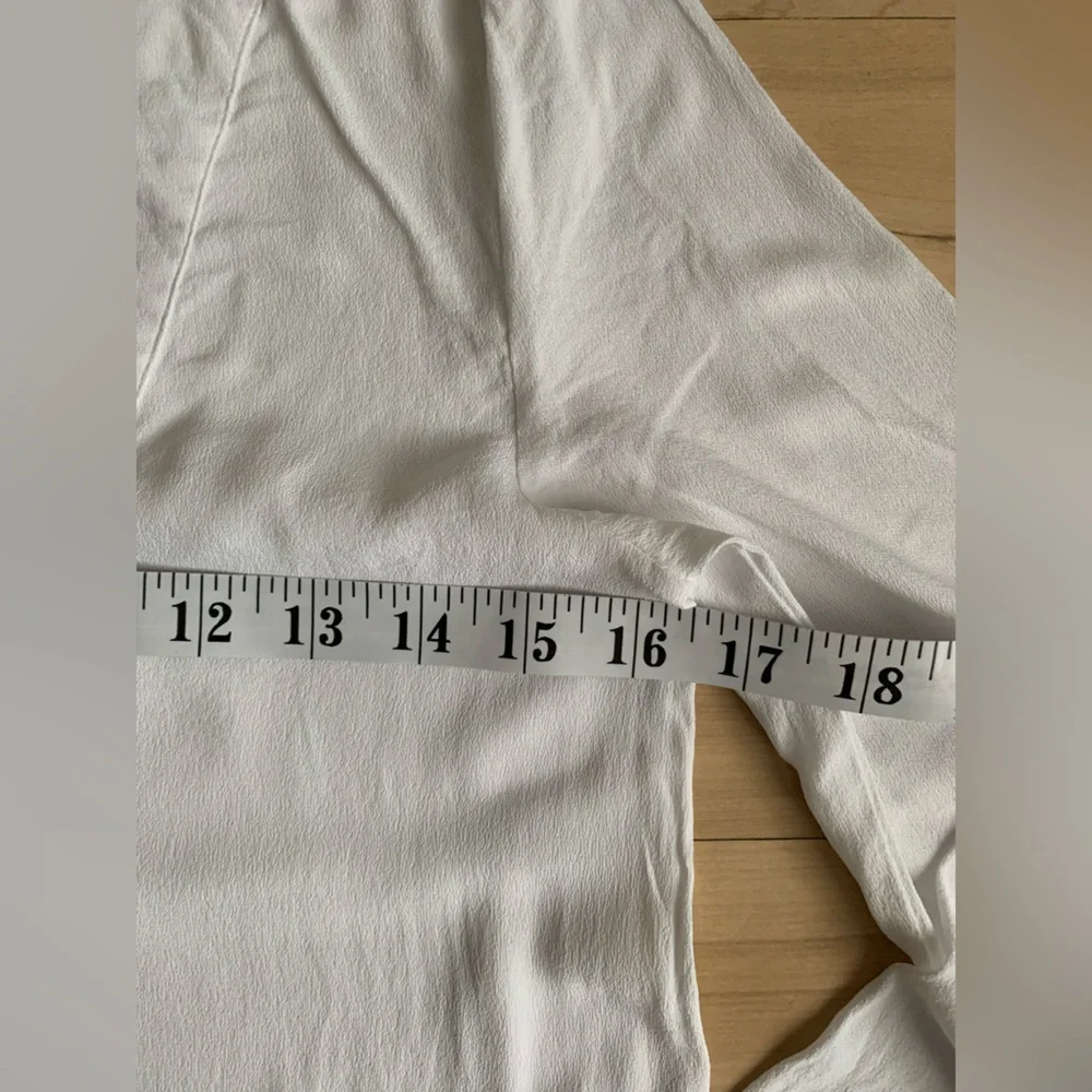 ZARA - White V-Neck Knit Top | Minimalist French Girl Style - Picture 4 of 8